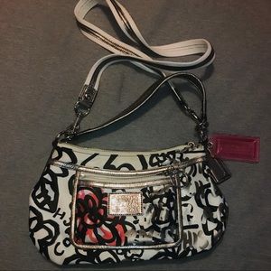 Coach. Poppy. Small purse.